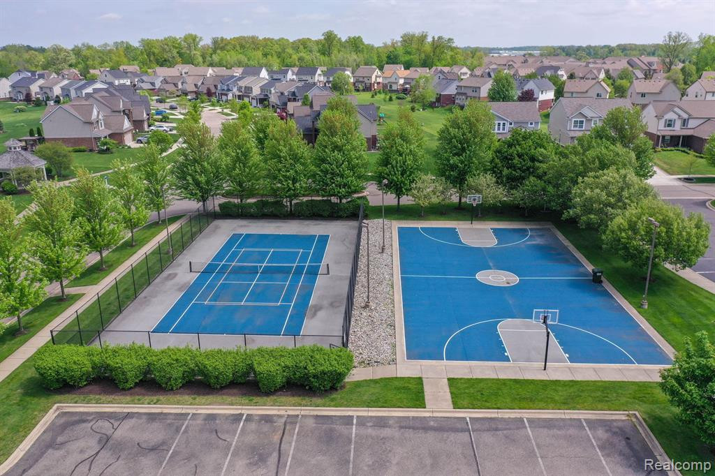 58097 SUNFLOWER Circle S, New Hudson, MI 48165 — Photo 68
