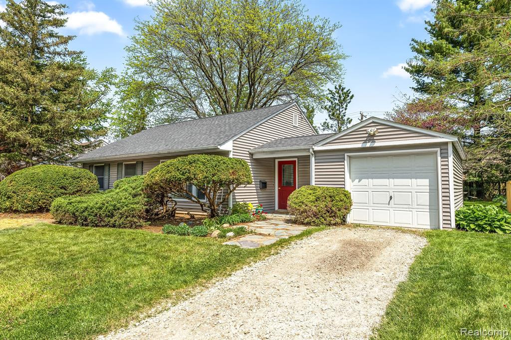 2214 PARKWOOD Avenue, Ann Arbor, MI 48104 — Photo 2