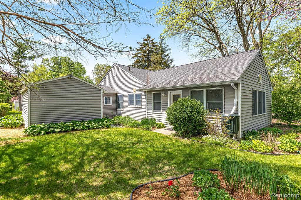 2214 PARKWOOD Avenue, Ann Arbor, MI 48104 — Photo 3