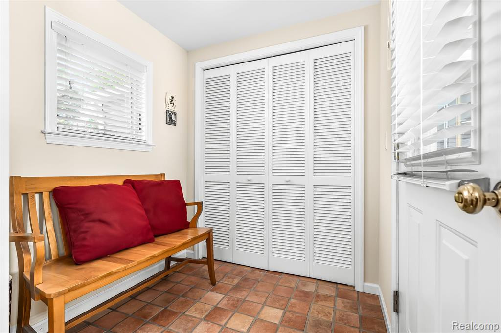 2214 PARKWOOD Avenue, Ann Arbor, MI 48104 — Photo 4