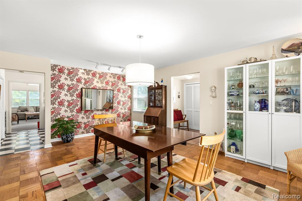 2214 PARKWOOD Avenue, Ann Arbor, MI 48104 — Photo 5