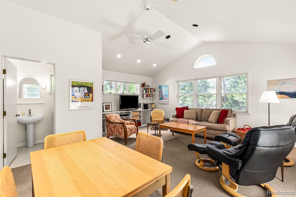 2214 PARKWOOD Avenue, Ann Arbor, MI 48104 — Photo 13