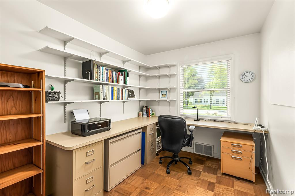 2214 PARKWOOD Avenue, Ann Arbor, MI 48104 — Photo 19