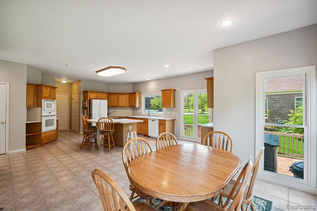 6469 KENNESAW Road, Canton, MI 48187 — Photo 16