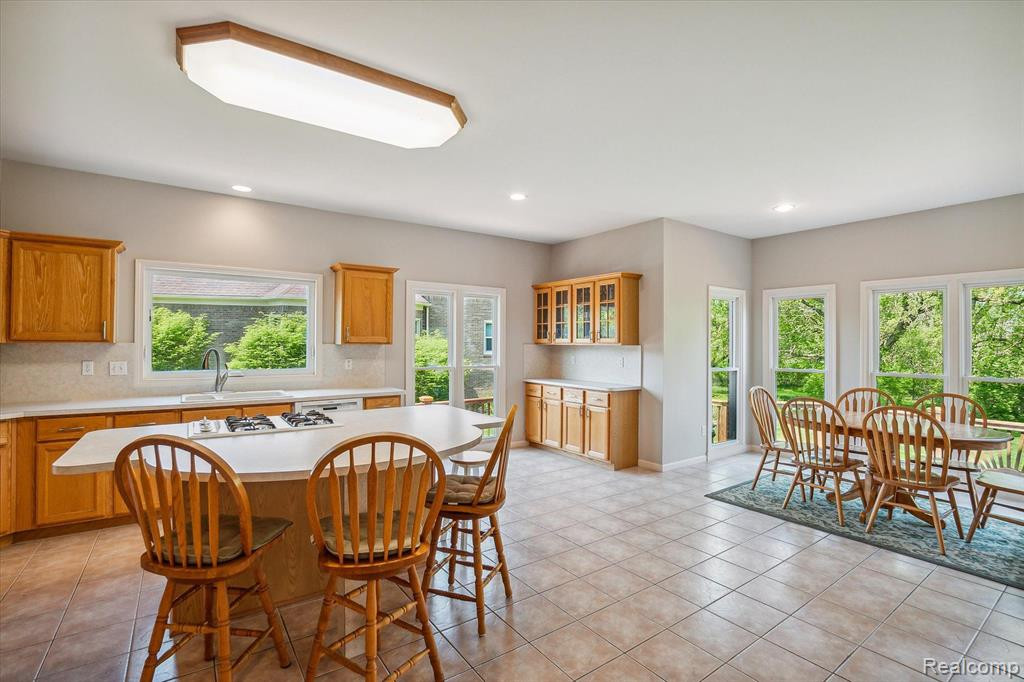6469 KENNESAW Road, Canton, MI 48187 — Photo 17
