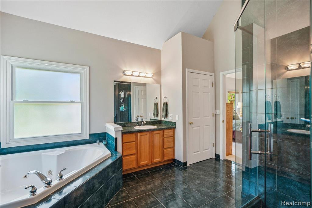 6469 KENNESAW Road, Canton, MI 48187 — Photo 28