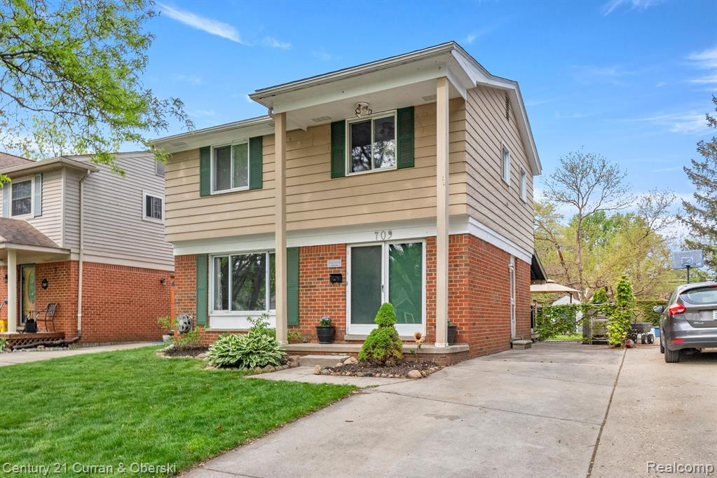 709 N EDISON Avenue, Royal Oak, MI 48067 — Photo 2