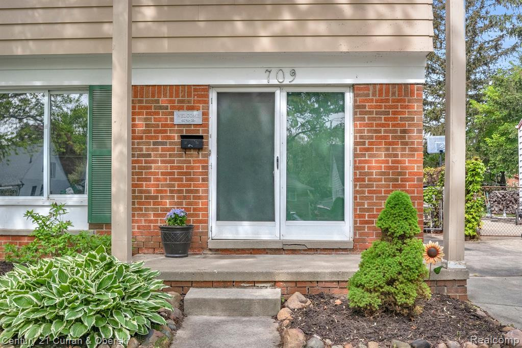 709 N EDISON Avenue, Royal Oak, MI 48067 — Photo 3