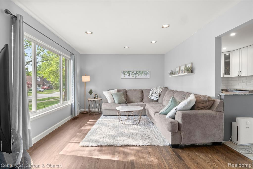709 N EDISON Avenue, Royal Oak, MI 48067 — Photo 4