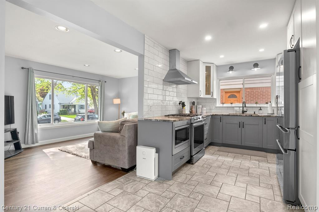 709 N EDISON Avenue, Royal Oak, MI 48067 — Photo 10
