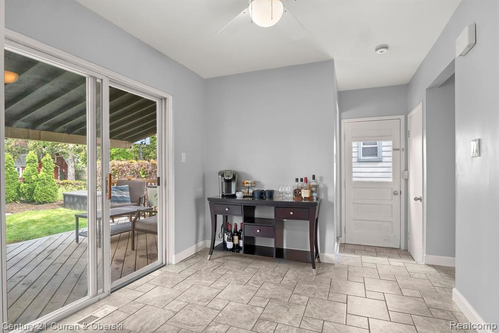 709 N EDISON Avenue, Royal Oak, MI 48067 — Photo 15