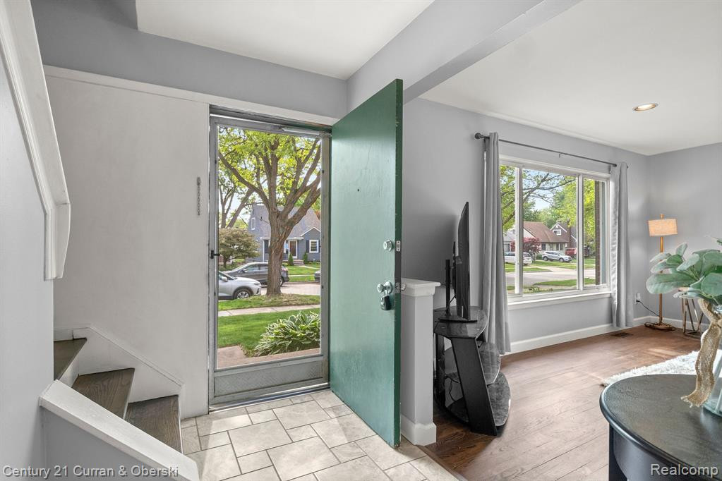 709 N EDISON Avenue, Royal Oak, MI 48067 — Photo 17