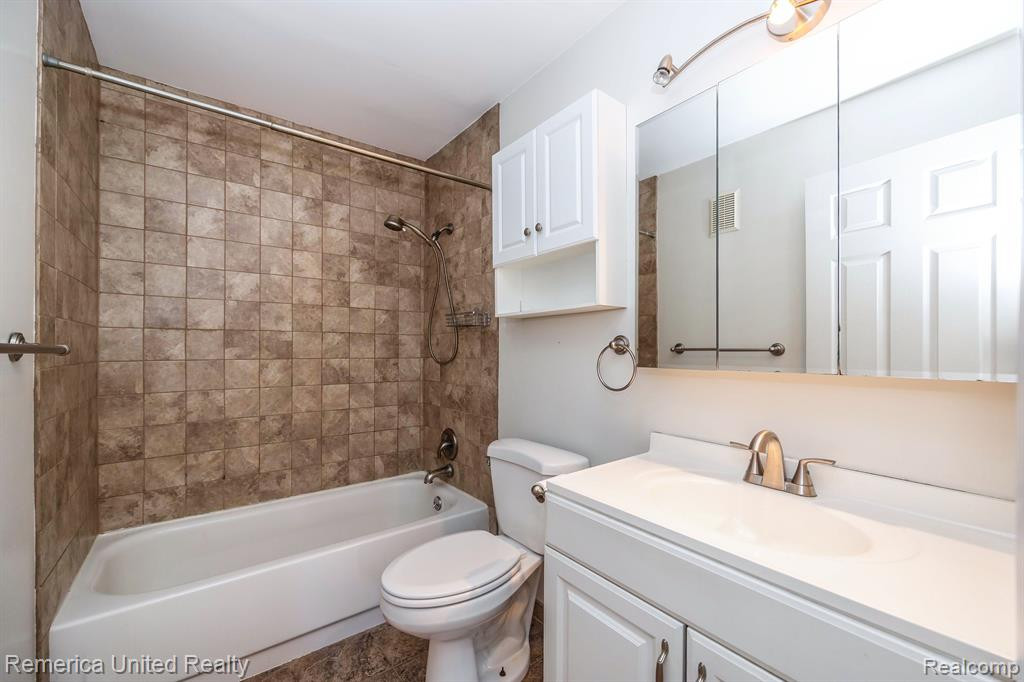 8203 Huntington, 11, Westland, MI — Photo 14