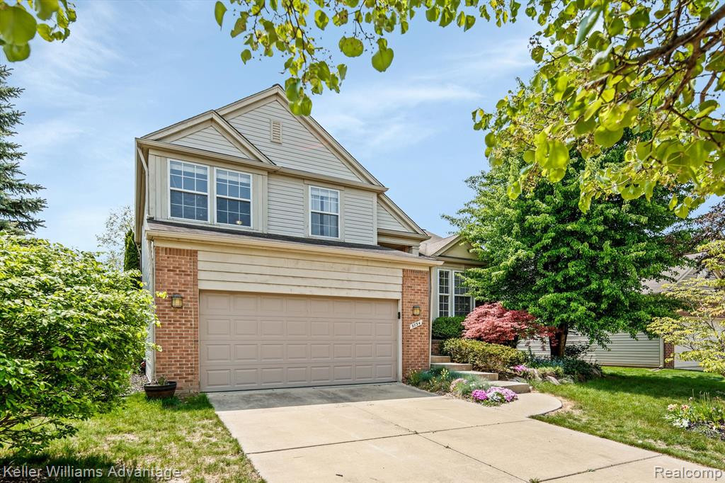 9734 RAVENSHIRE Drive, Ypsilanti, MI 48198 — Photo 2