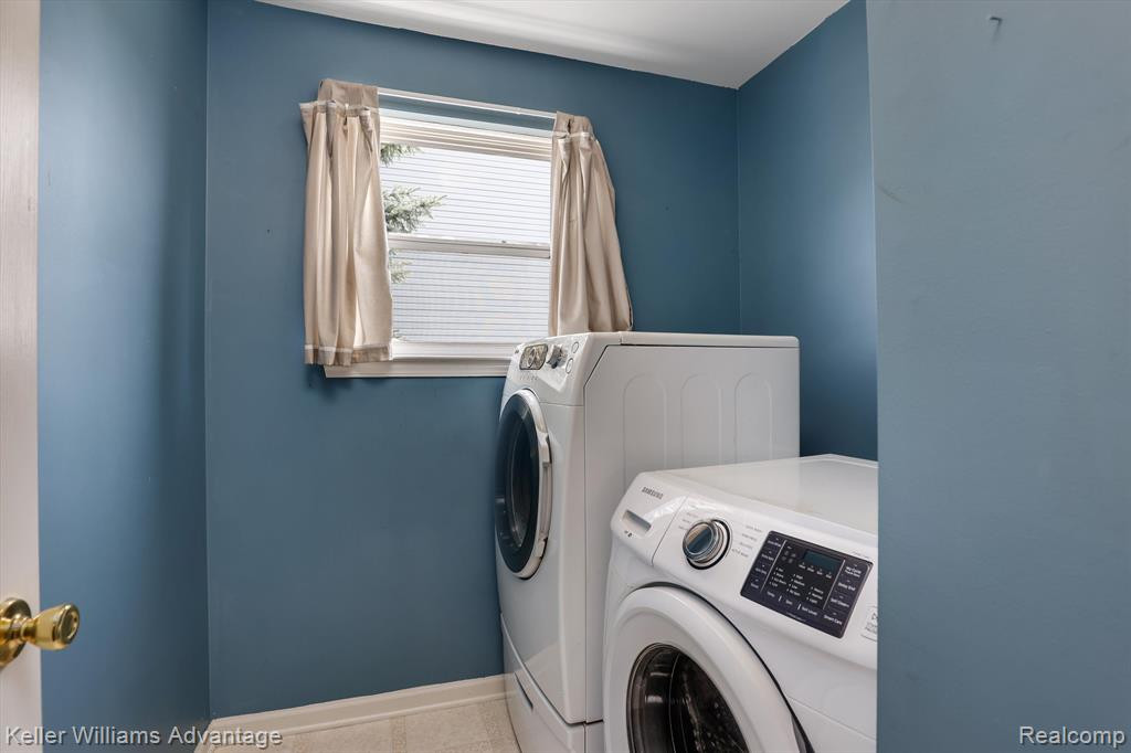 9734 RAVENSHIRE Drive, Ypsilanti, MI 48198 — Photo 13