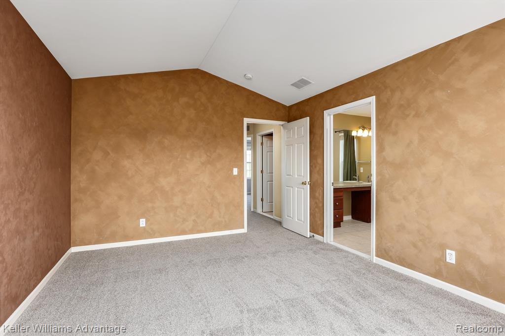 9734 RAVENSHIRE Drive, Ypsilanti, MI 48198 — Photo 16