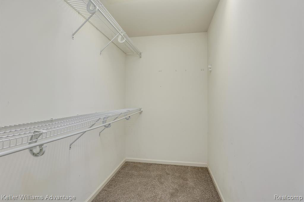 9734 RAVENSHIRE Drive, Ypsilanti, MI 48198 — Photo 17