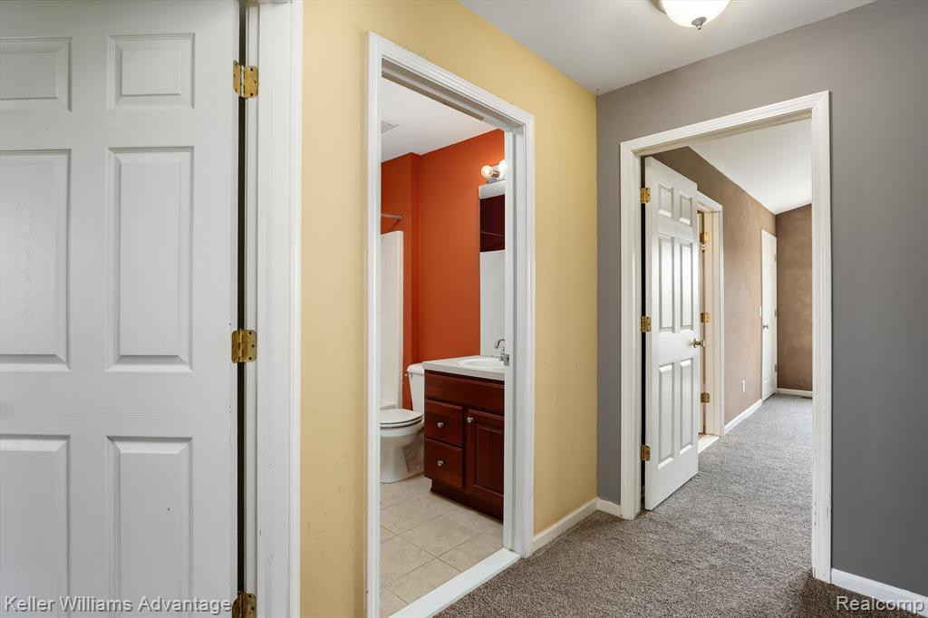 9734 RAVENSHIRE Drive, Ypsilanti, MI 48198 — Photo 19