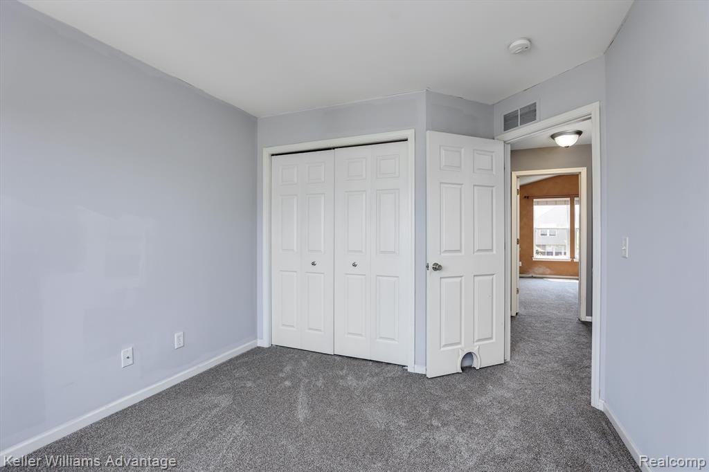 9734 RAVENSHIRE Drive, Ypsilanti, MI 48198 — Photo 23