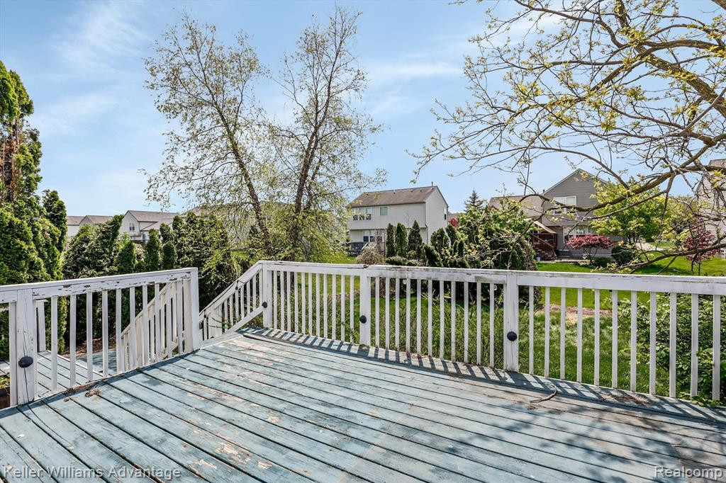9734 RAVENSHIRE Drive, Ypsilanti, MI 48198 — Photo 29