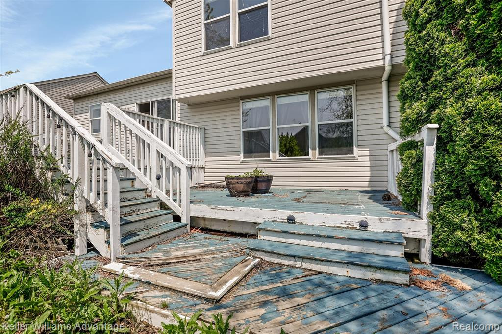 9734 RAVENSHIRE Drive, Ypsilanti, MI 48198 — Photo 30