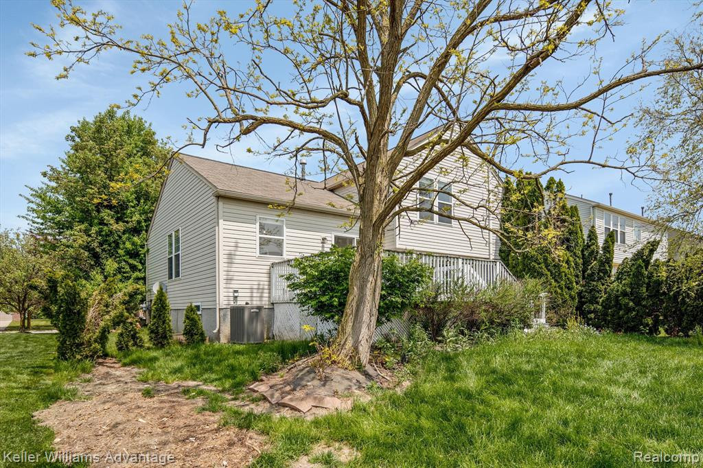 9734 RAVENSHIRE Drive, Ypsilanti, MI 48198 — Photo 31