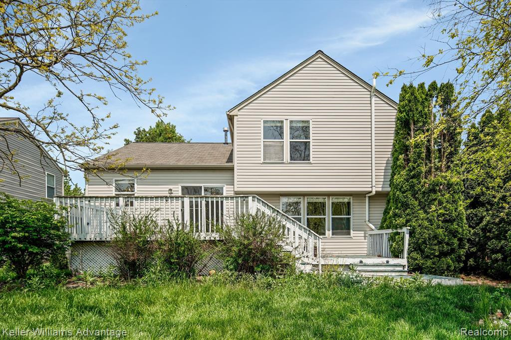 9734 RAVENSHIRE Drive, Ypsilanti, MI 48198 — Photo 32