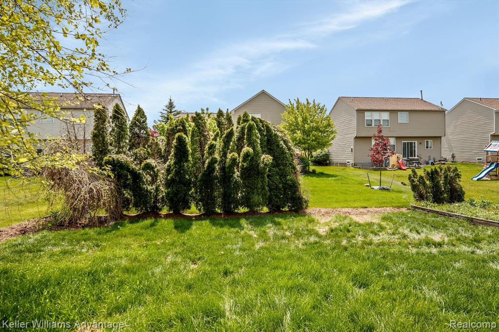 9734 RAVENSHIRE Drive, Ypsilanti, MI 48198 — Photo 33