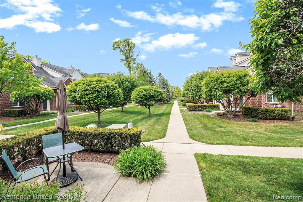 17104 CAITLIN Circle, Walled Lake, MI 48390 — Photo 3