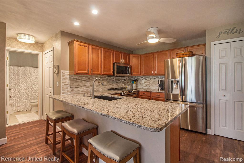 17104 CAITLIN Circle, Walled Lake, MI 48390 — Photo 5