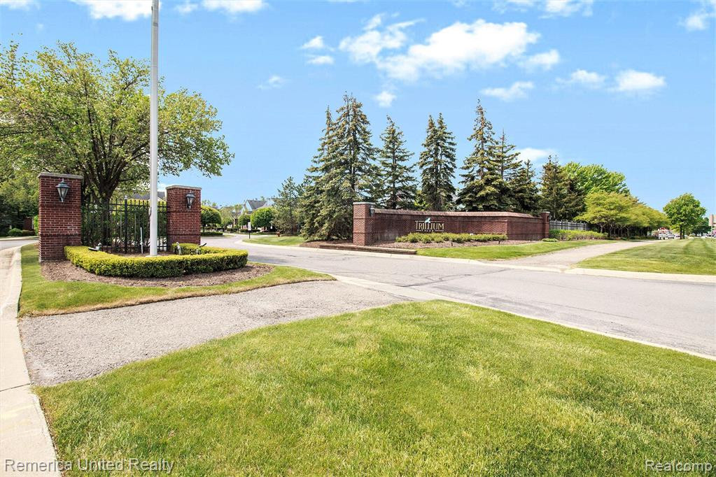 17104 CAITLIN Circle, Walled Lake, MI 48390 — Photo 18