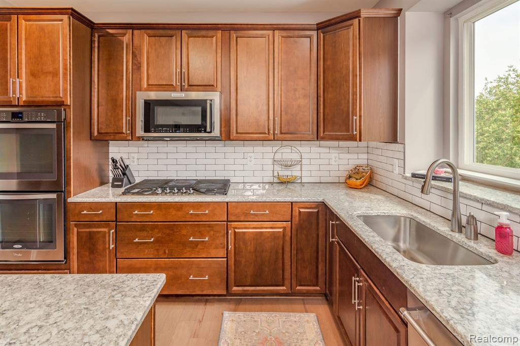 224 CUYAHOGA, South Lyon, MI 48178 — Photo 11