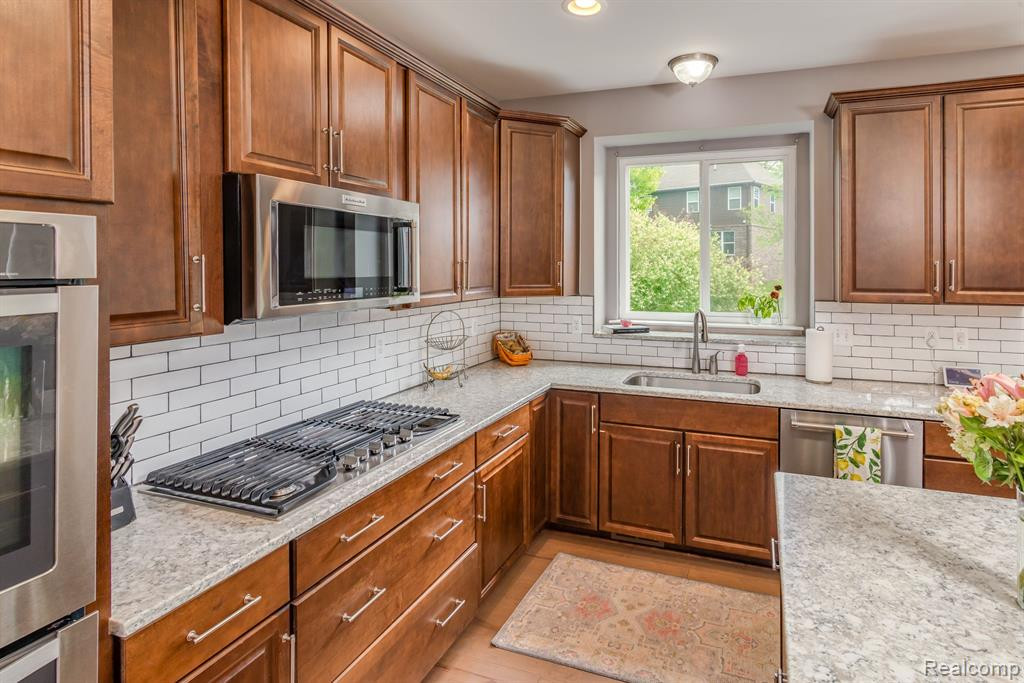 224 CUYAHOGA, South Lyon, MI 48178 — Photo 12