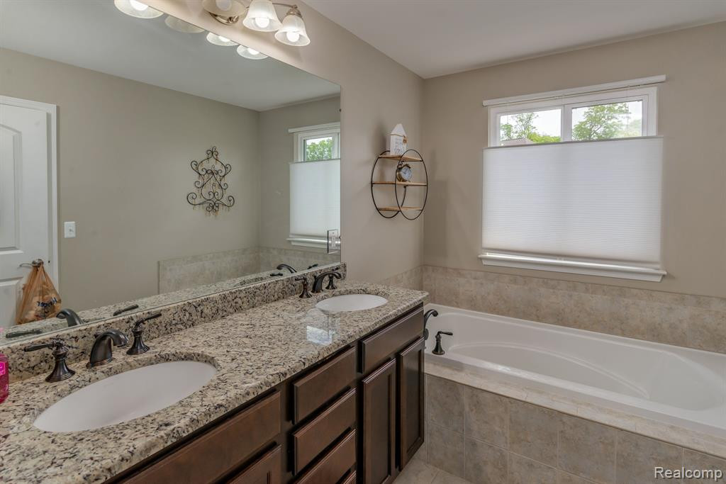 224 CUYAHOGA, South Lyon, MI 48178 — Photo 22