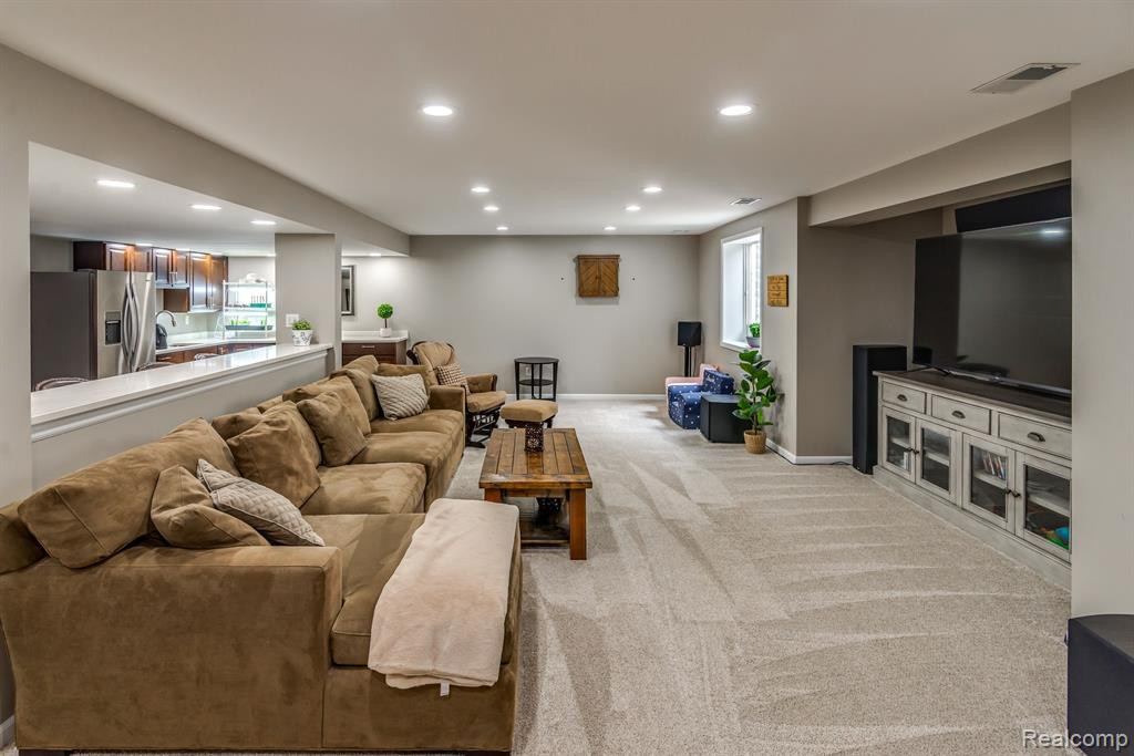 224 CUYAHOGA, South Lyon, MI 48178 — Photo 34