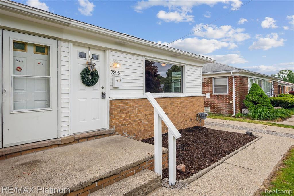 2395 STIEBER Street, Westland, MI 48186 — Photo 2