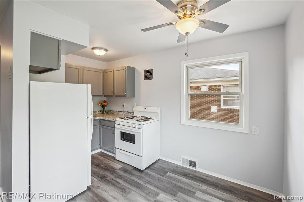 2395 STIEBER Street, Westland, MI 48186 — Photo 12