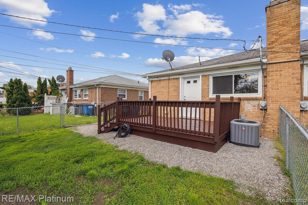 2395 STIEBER Street, Westland, MI 48186 — Photo 28