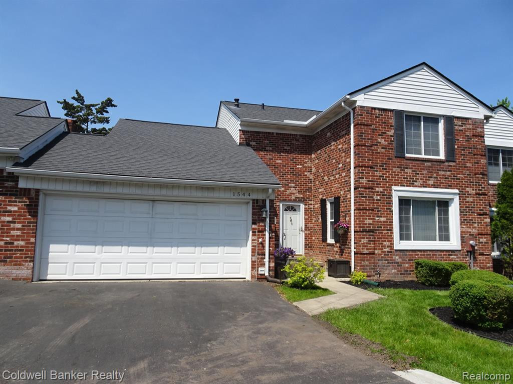 1544 ABERDEEN PL, Bloomfield Hills, MI 48304 — front exterior