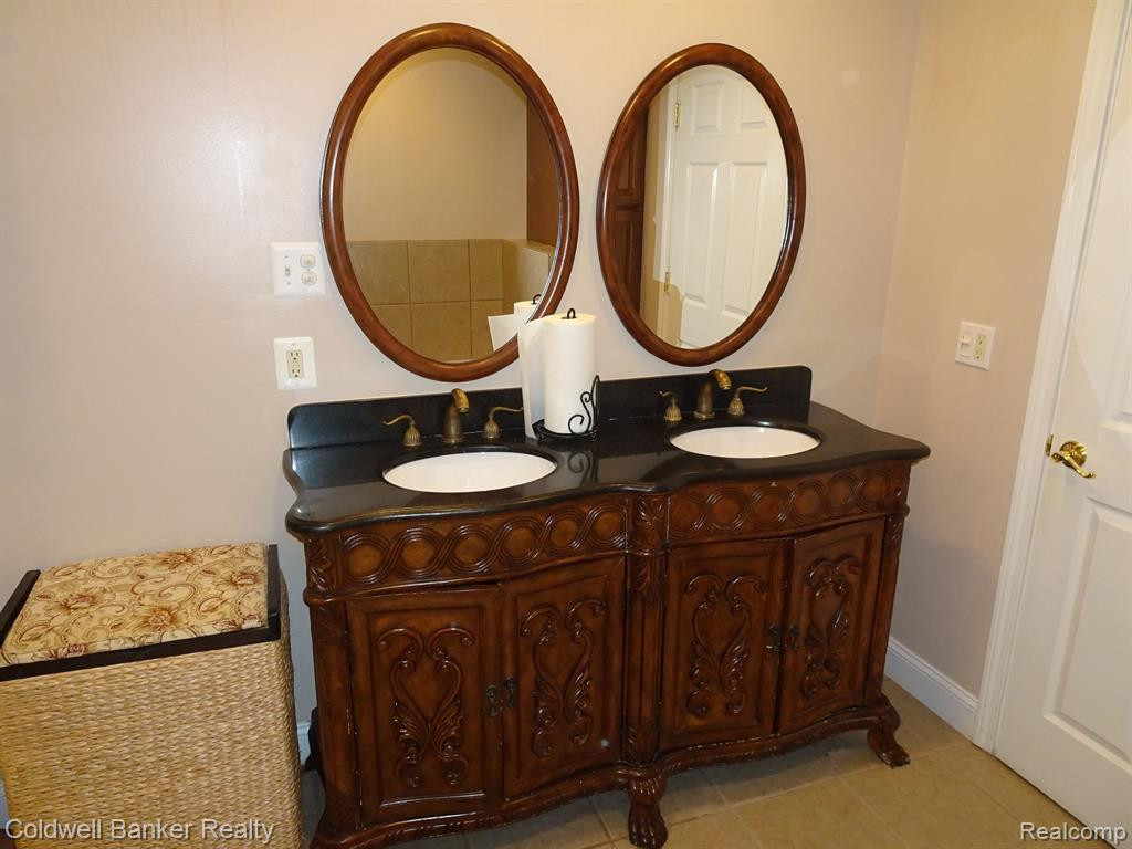 1544 ABERDEEN PL, Bloomfield Hills, MI 48304 — Photo 32