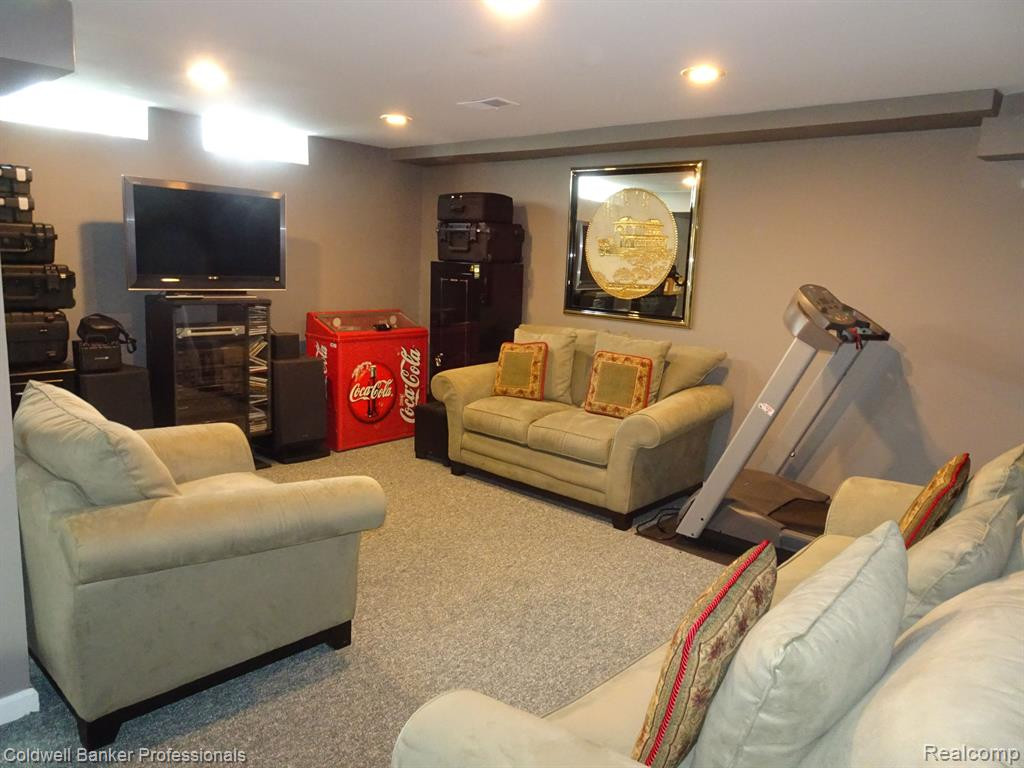 1544 ABERDEEN PL, Bloomfield Hills, MI 48304 — Photo 45