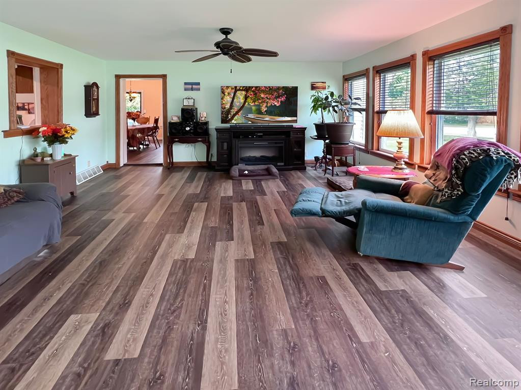 218 E STATE Street, Vernon, MI 48476 — Photo 11
