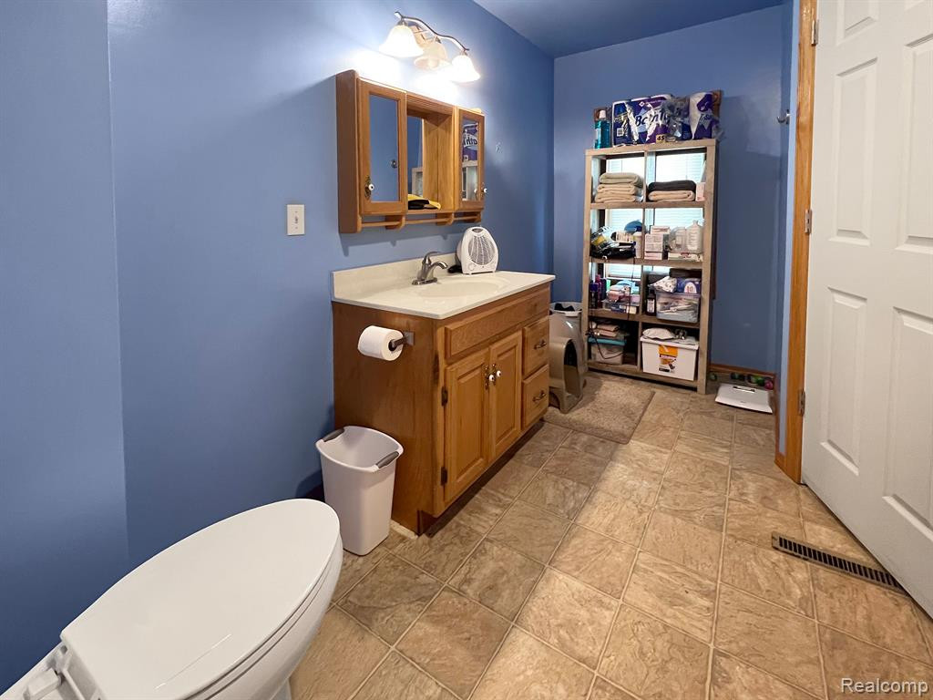 218 E STATE Street, Vernon, MI 48476 — Photo 12