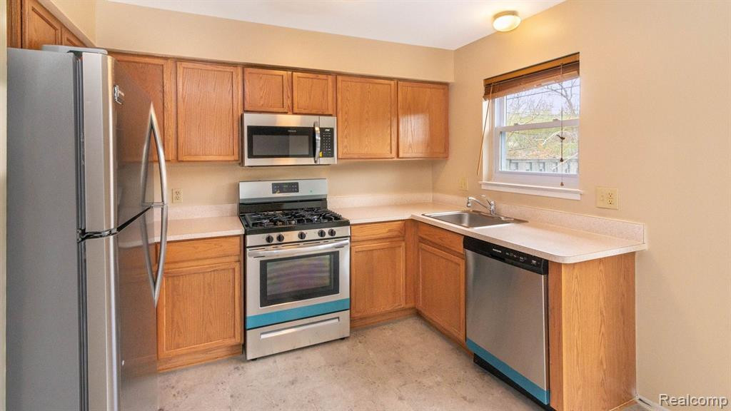2763 PAGE Avenue, Ann Arbor, MI 48104 — Photo 10