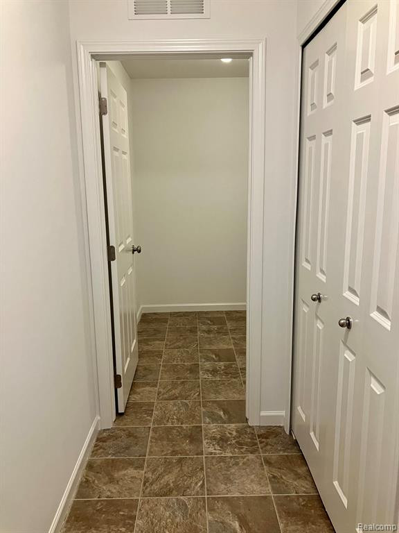 10229 SWAN LAKE Circle, 42, Ypsilanti, MI 48197 — Photo 4