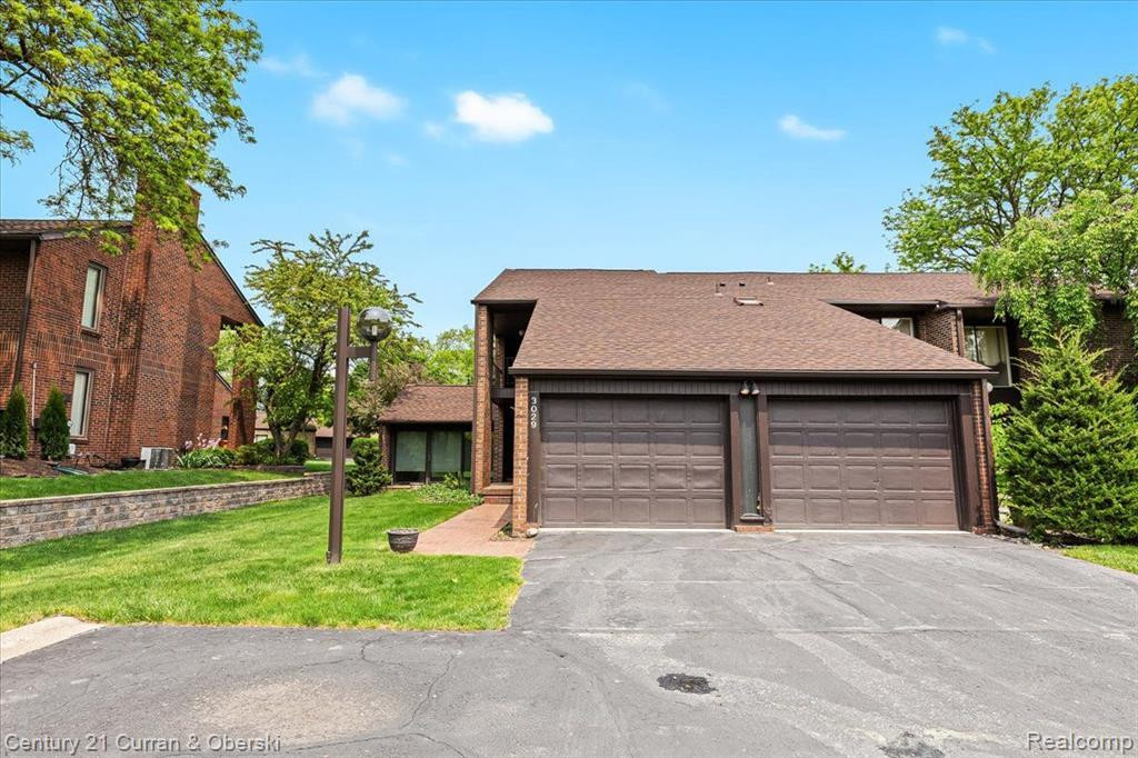 3029 LINDENWOOD Drive, Dearborn, MI 48120 — front exterior
