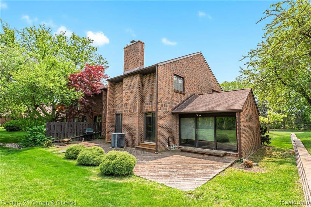 3029 LINDENWOOD Drive, Dearborn, MI 48120 — Photo 5
