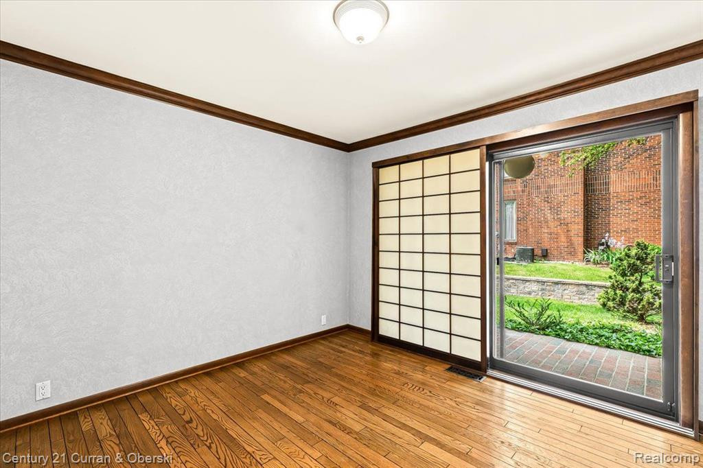 3029 LINDENWOOD Drive, Dearborn, MI 48120 — Photo 16