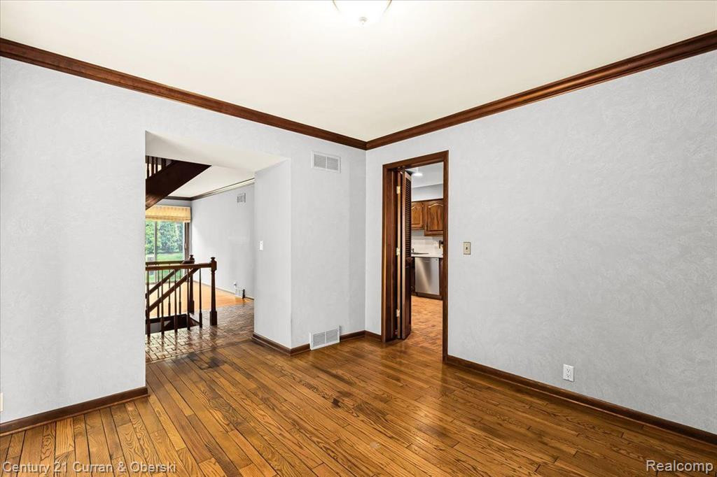 3029 LINDENWOOD Drive, Dearborn, MI 48120 — Photo 17