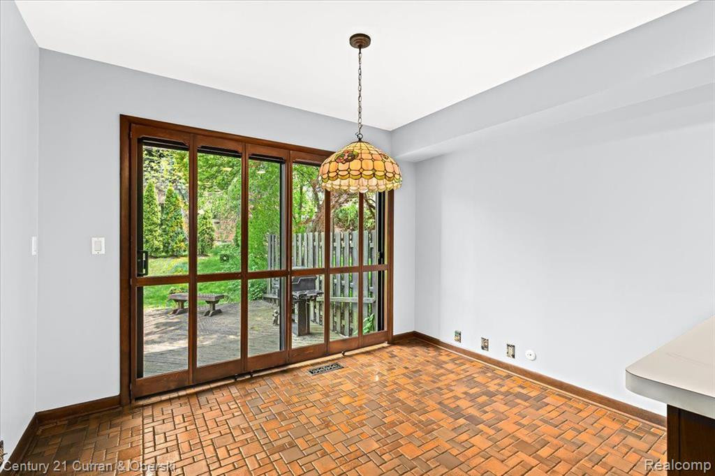 3029 LINDENWOOD Drive, Dearborn, MI 48120 — Photo 22